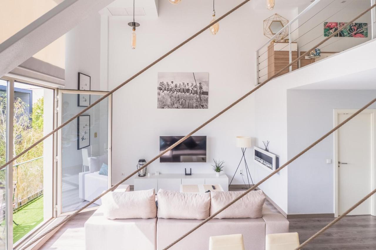 El Ventero Apartment - Elegante Apt Para 5 Con Terraza, Wi-Fi Y Aparcamiento En La Calle Camarma de Esteruelas Екстер'єр фото