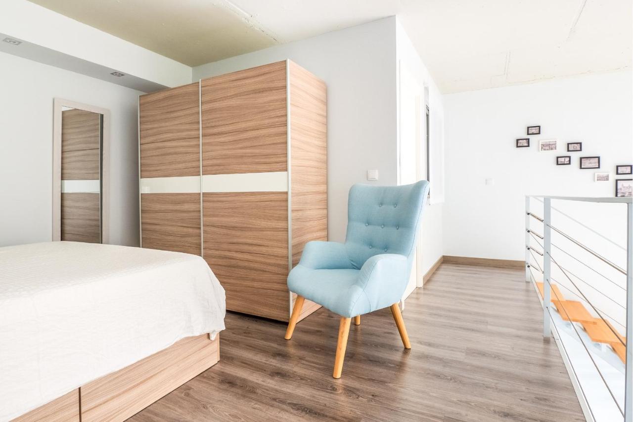El Ventero Apartment - Elegante Apt Para 5 Con Terraza, Wi-Fi Y Aparcamiento En La Calle Camarma de Esteruelas Екстер'єр фото