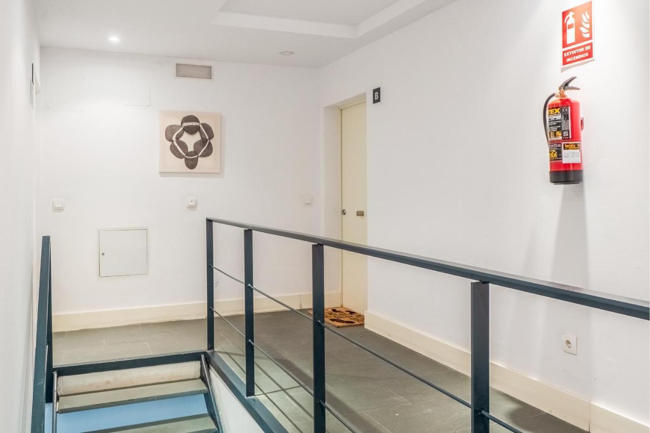 El Ventero Apartment - Elegante Apt Para 5 Con Terraza, Wi-Fi Y Aparcamiento En La Calle Camarma de Esteruelas Екстер'єр фото