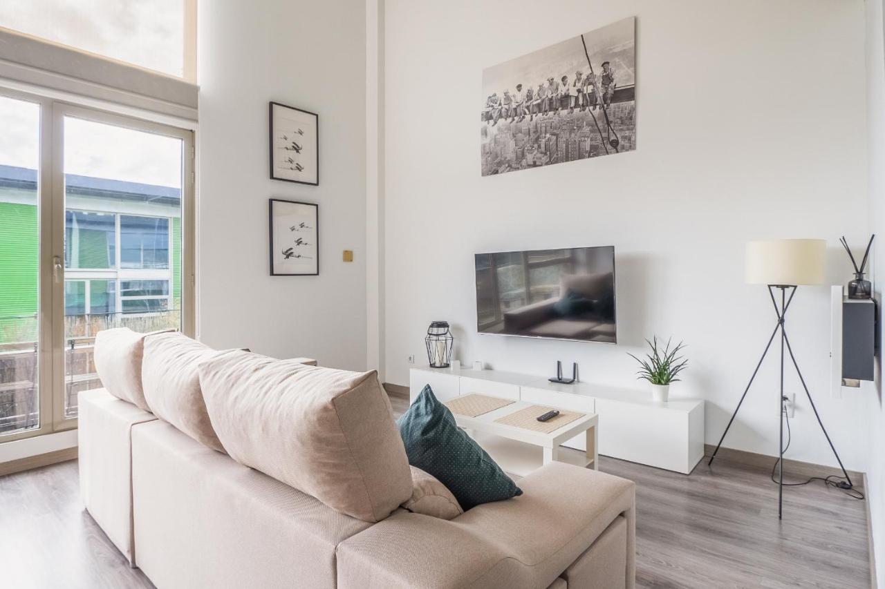 El Ventero Apartment - Elegante Apt Para 5 Con Terraza, Wi-Fi Y Aparcamiento En La Calle Camarma de Esteruelas Екстер'єр фото